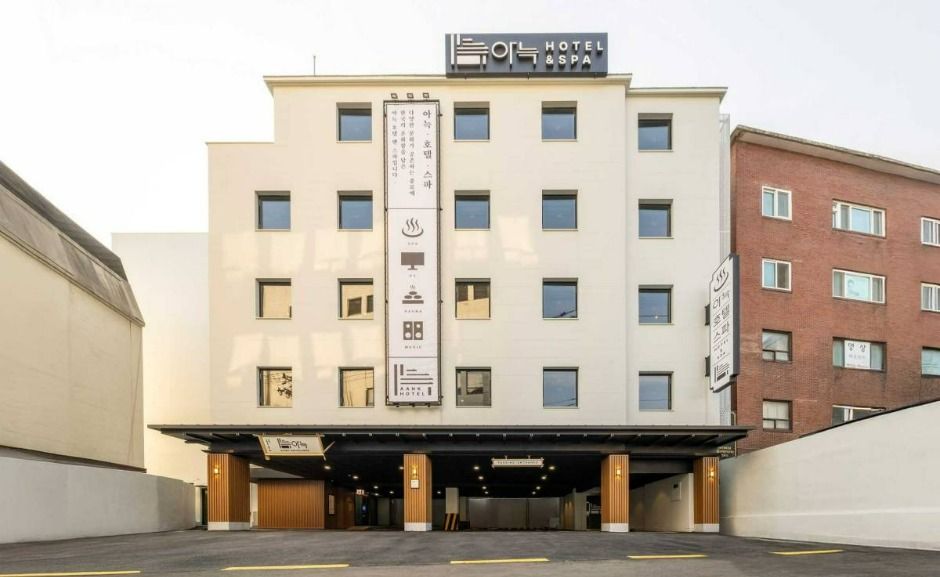 AANK酒店&SPA（钟路云泥店）(아늑호텔 앤 스파 종로운니점)